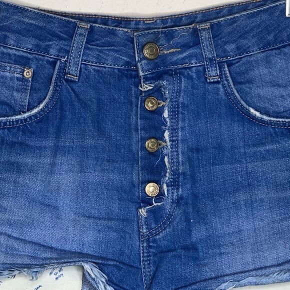 Zara Denim Cut-Off Shorts - Picture 3 of 8
